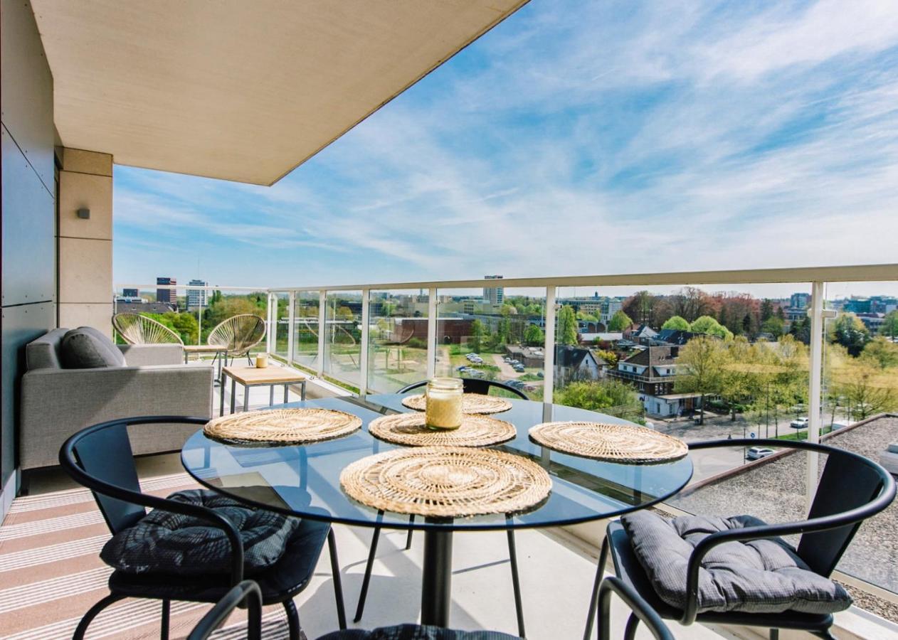 SHS Homes: Luxe Highrise with Stunning Views and Workspace Hasselt Exterior photo