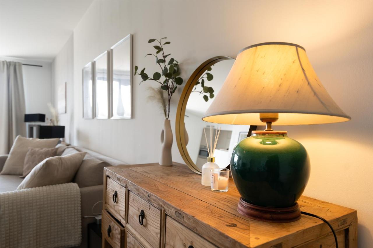 SHS Homes: Luxe Highrise with Stunning Views and Workspace Hasselt Exterior photo