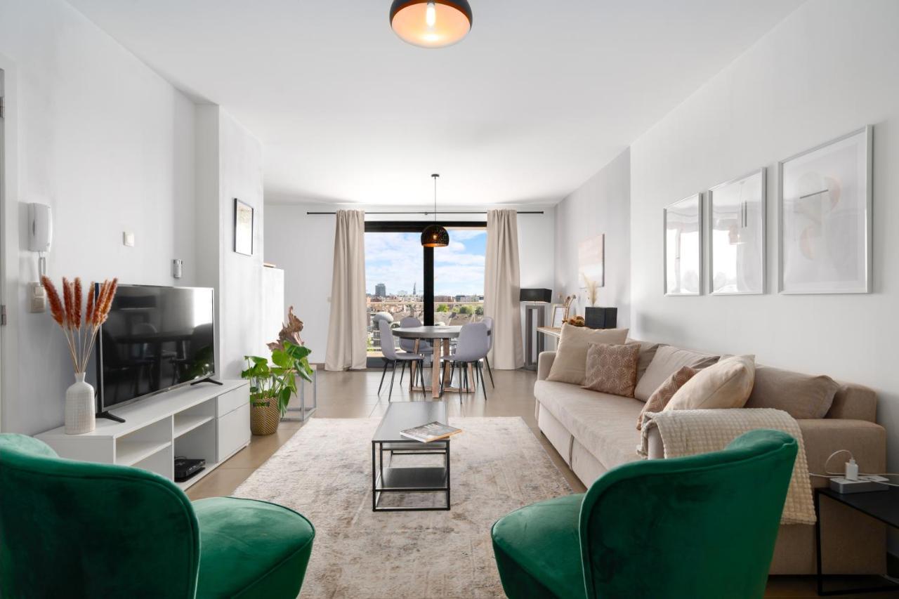 SHS Homes: Luxe Highrise with Stunning Views and Workspace Hasselt Exterior photo