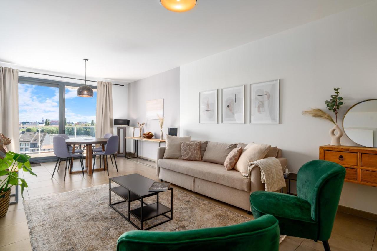 SHS Homes: Luxe Highrise with Stunning Views and Workspace Hasselt Exterior photo